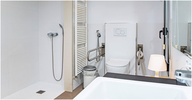 Installation de salle de bain PMR à Dax