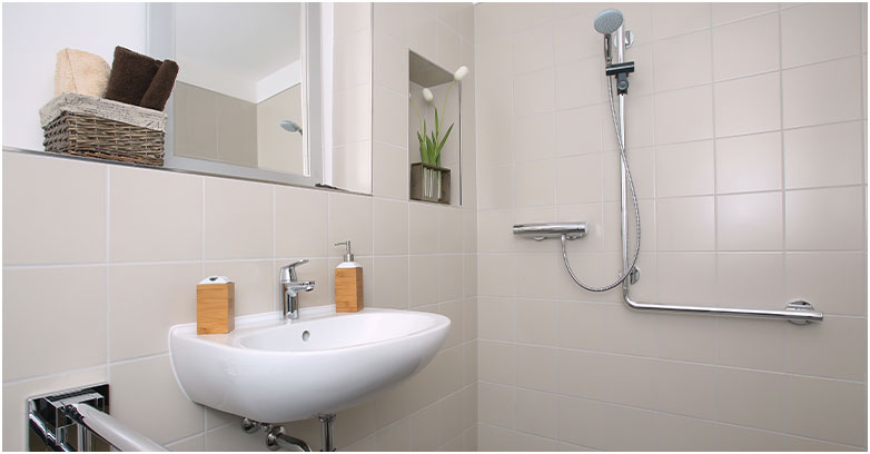 Installation de salle de bain PMR à Dax
